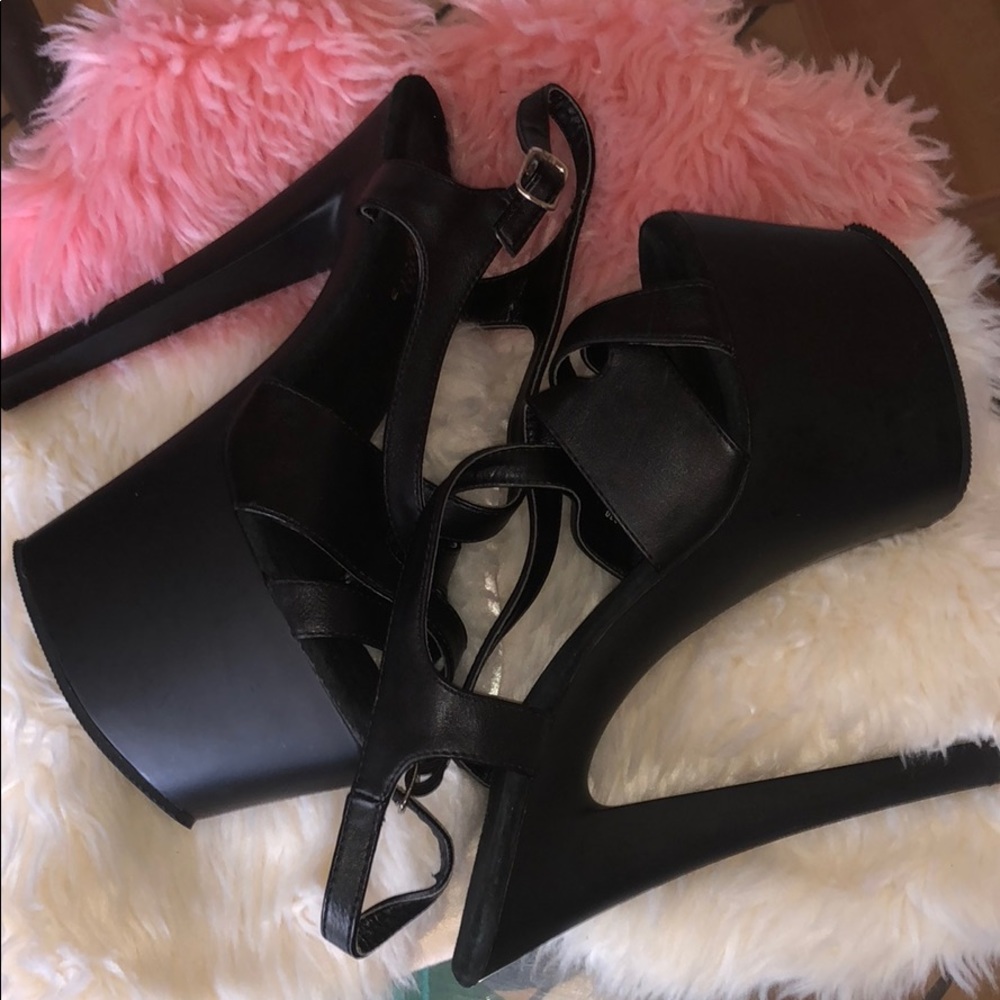 Pleaser 7 inch heel platform heel
